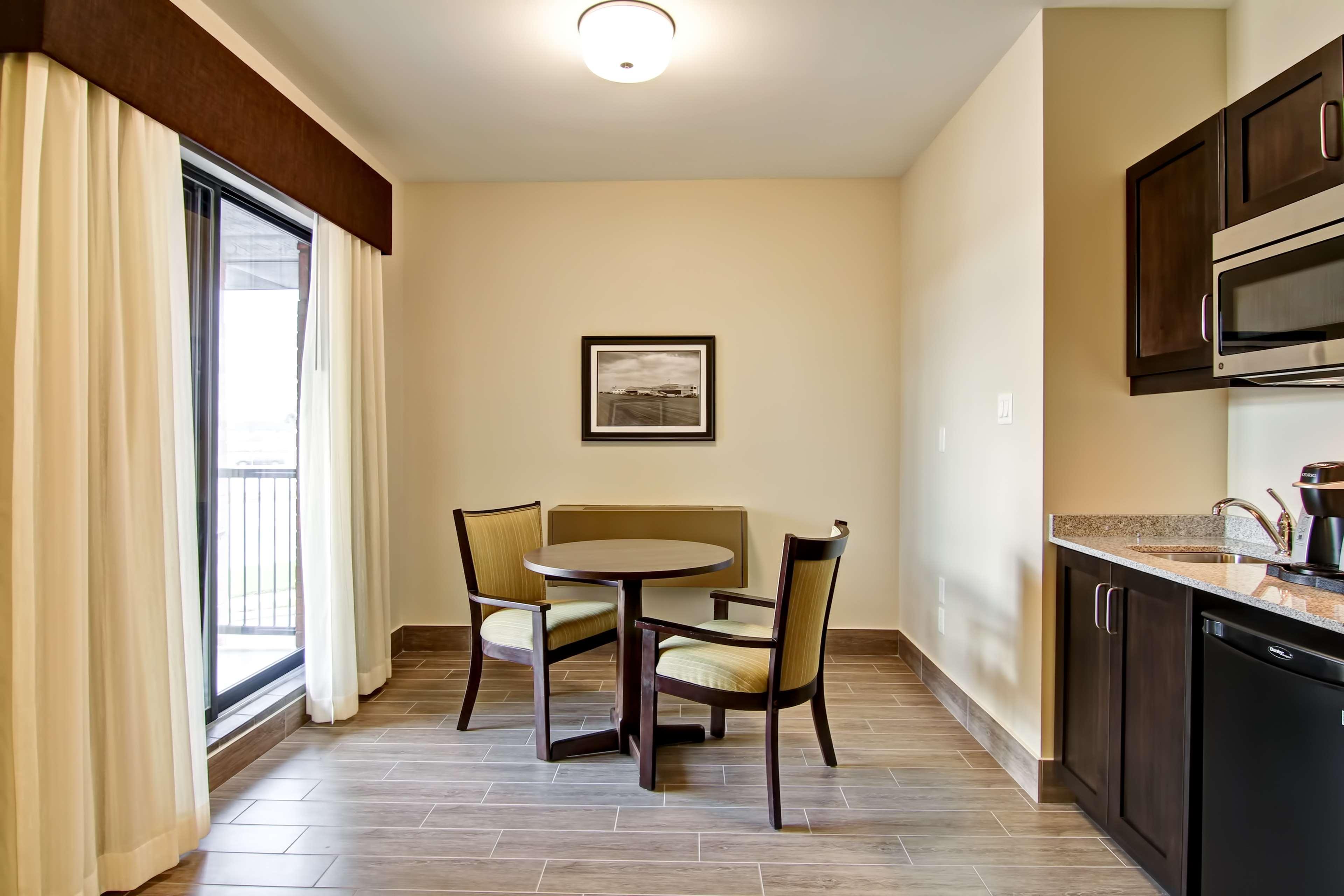 Best Western London Airport Inn & Suites Exterior foto