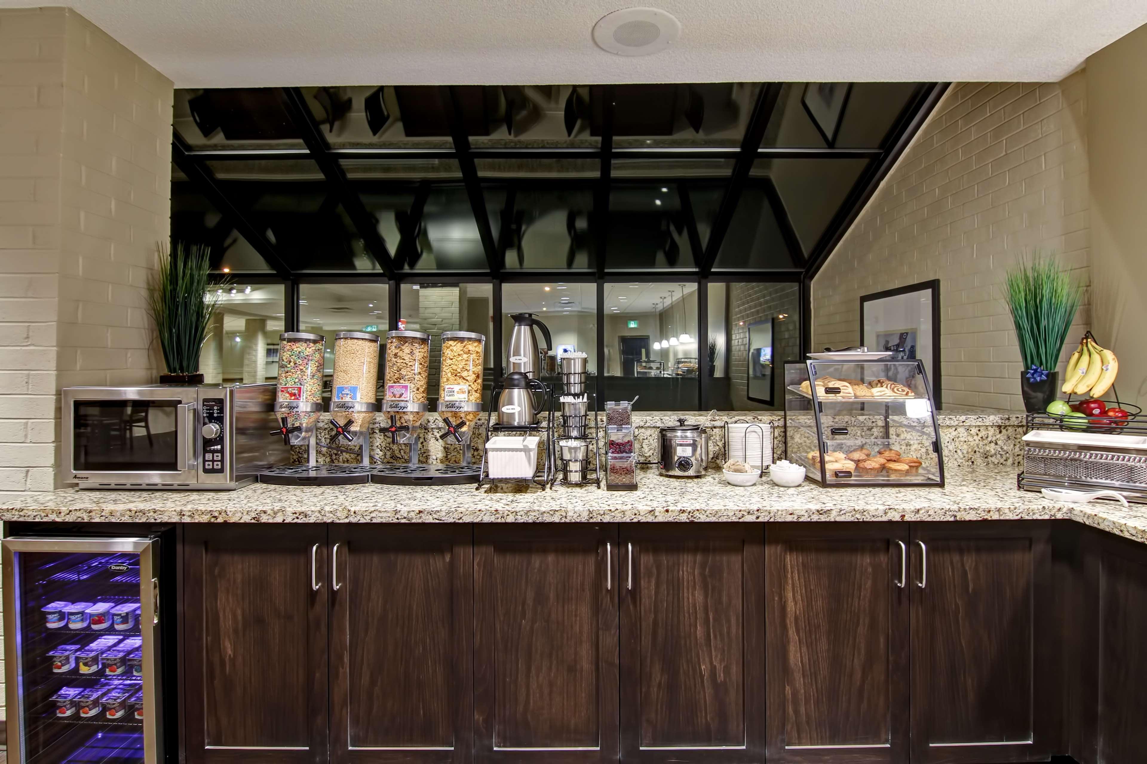 Best Western London Airport Inn & Suites Exterior foto